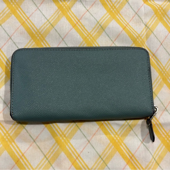 10/$20 Coach Teal Leather Zip Wallet As-is - Picture 2 of 8